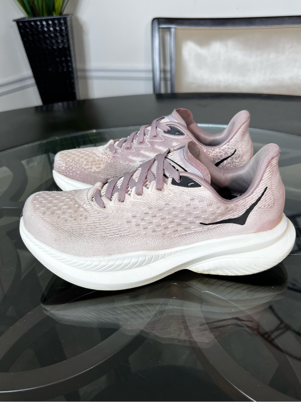 Hoka Mach 6 Women’s Sneakers Sz 6B
